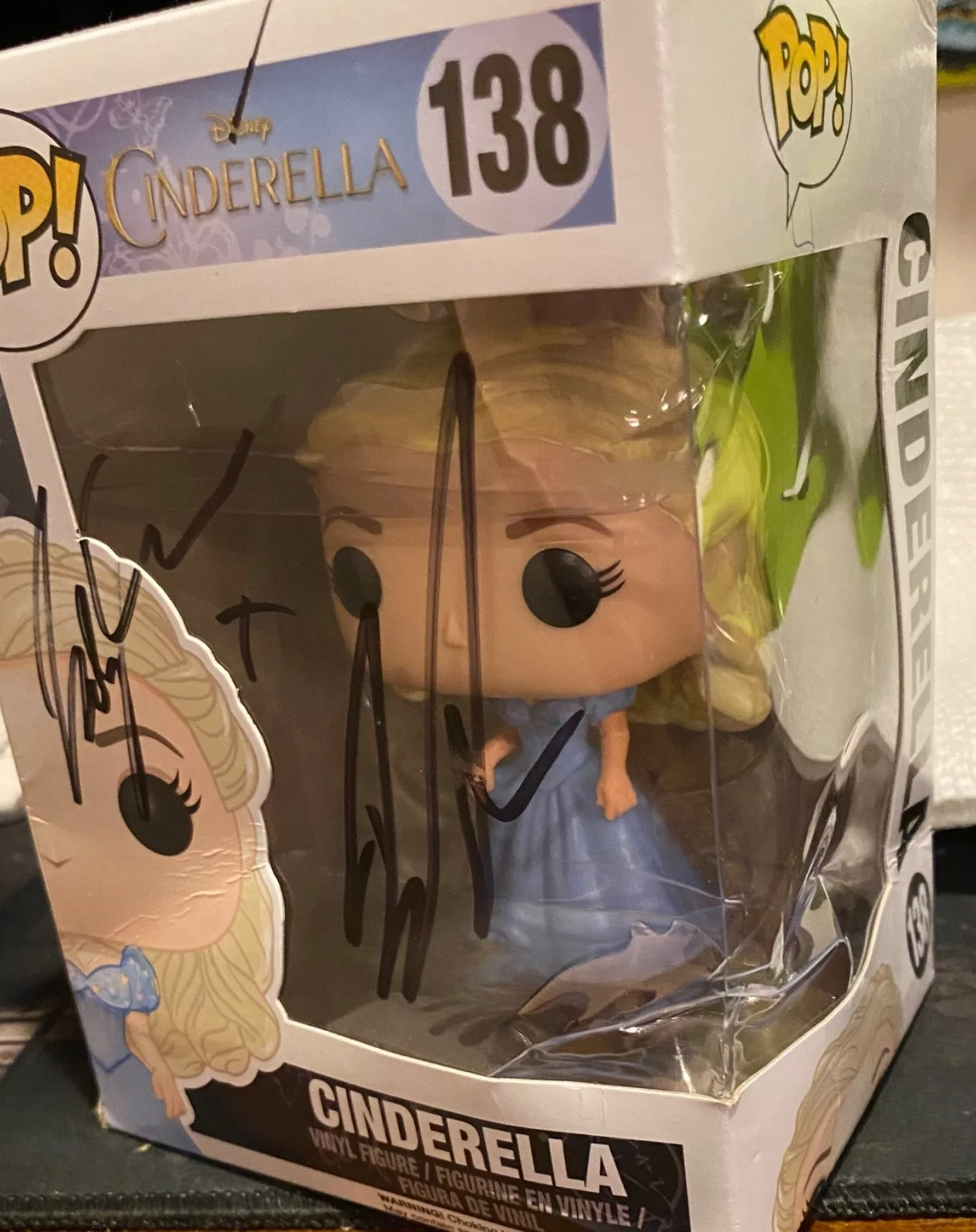 Lily James — **CRUSHED BOX **Lily James & Richard Madden Signed Disney Cinderella Funko, изображение 2
