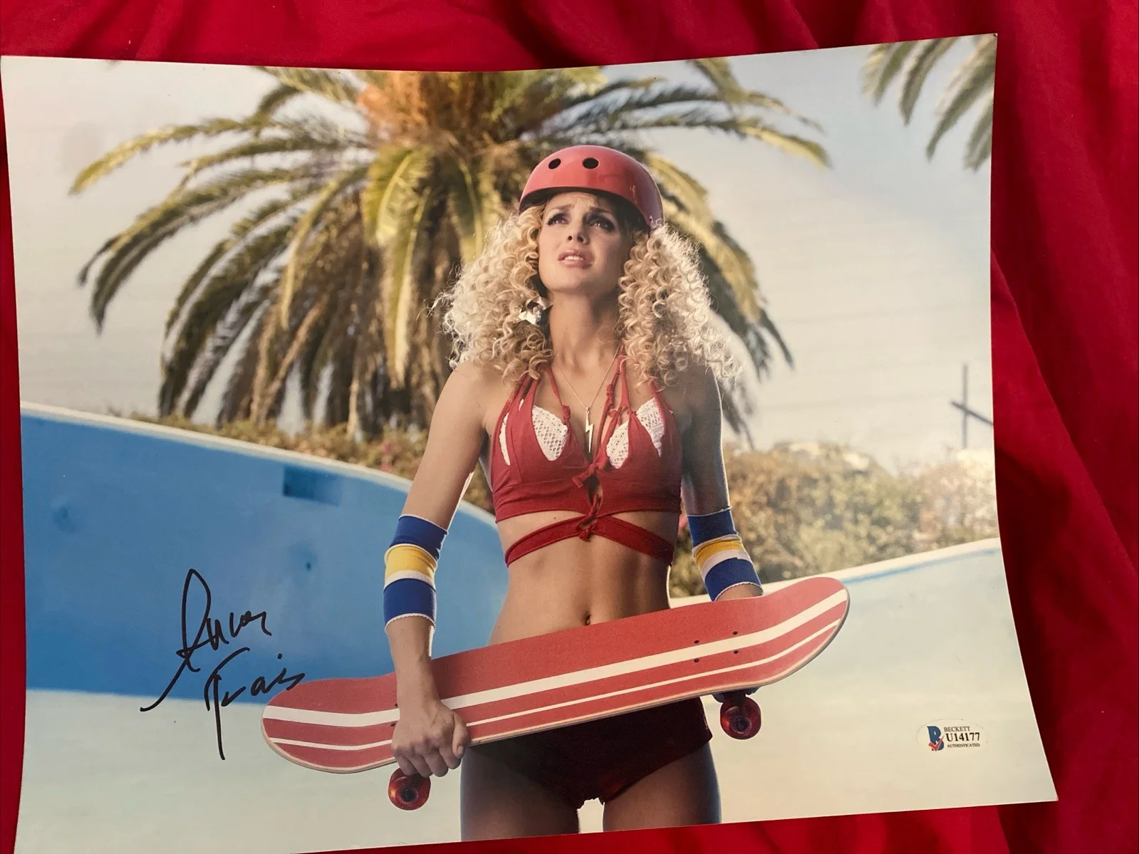 Anna Faris — Anna Faris Signed The House Bunny 11x14 Matte Photo w/Beckett COA
