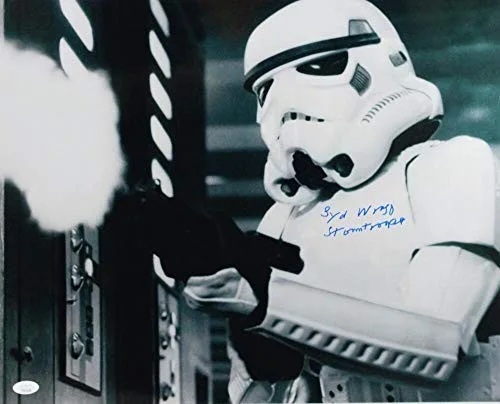 Syd Wragg — Syd Wragg Autographed Firing Gun 16x20 Photo w/ Stormtrooper - JSA Auth *Blue, изображение 3