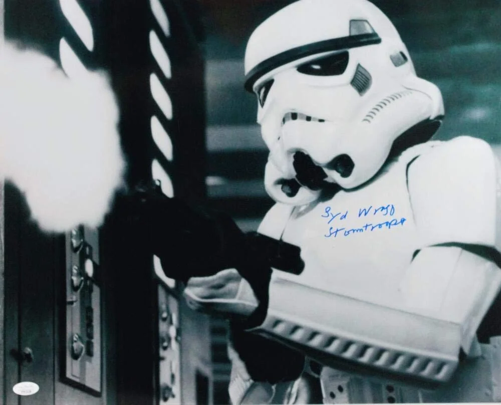 Syd Wragg — Syd Wragg Autographed Firing Gun 16x20 Photo w/ Stormtrooper - JSA Auth *Blue, изображение 4