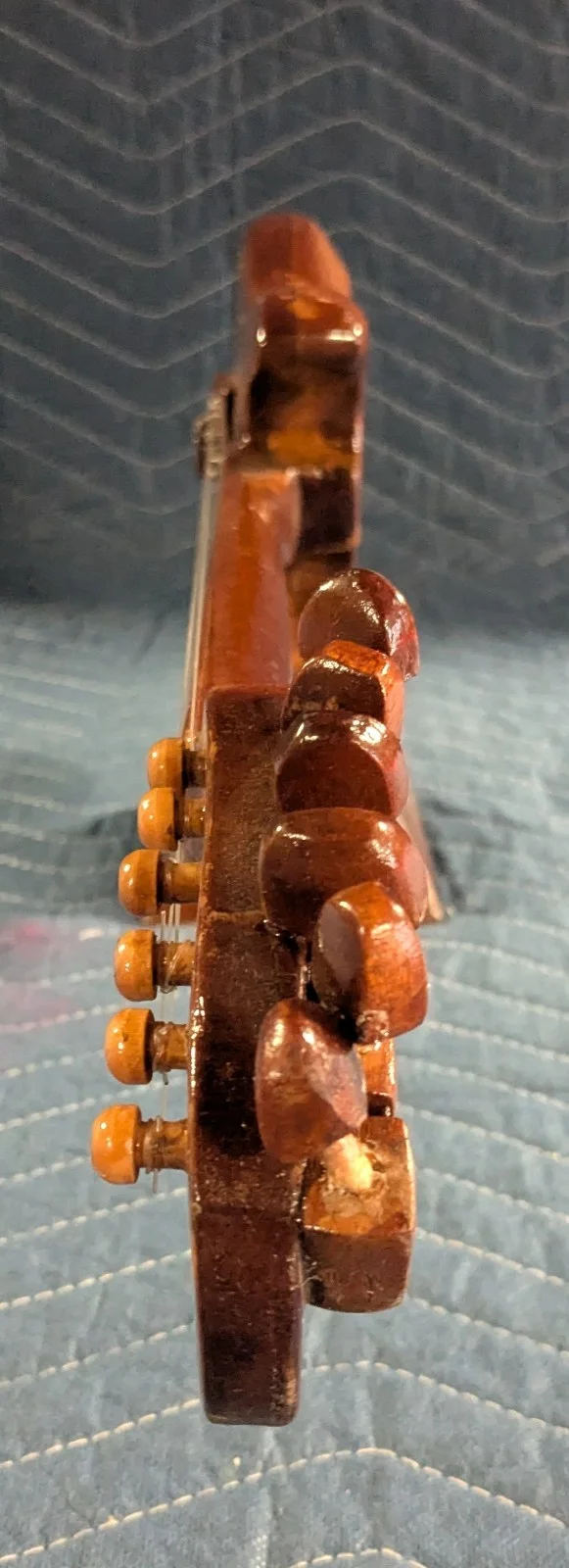 Jonny Lang - Hand Carved Guitar by Sherri Bradbury Voo Doo Lounge KC 1 of a kind, изображение 2
