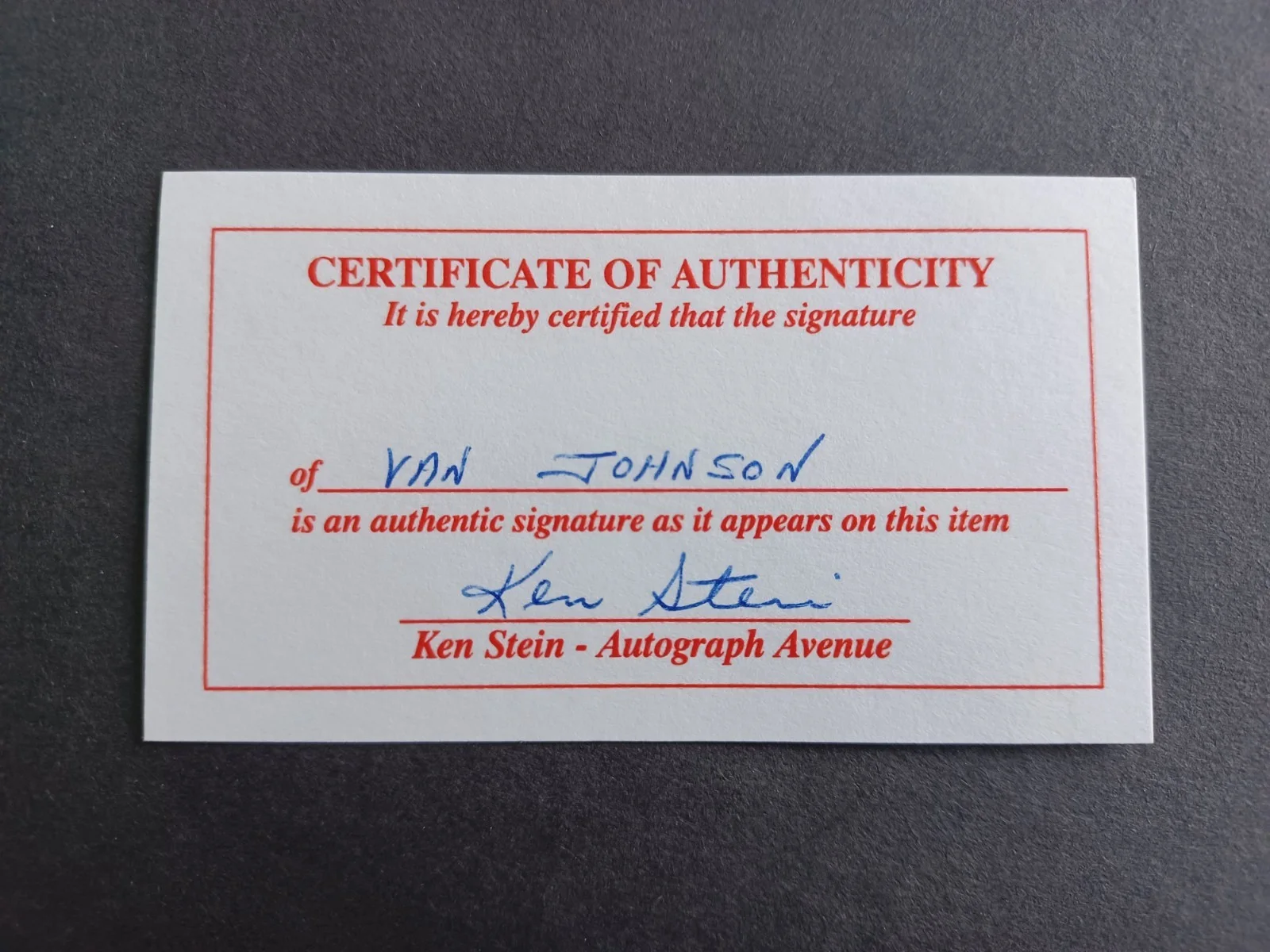 Van Johnson (d. 2008) Signed 3.5" x 5.5" Card w/COA -Brigadoon, The Caine Mutiny, изображение 2
