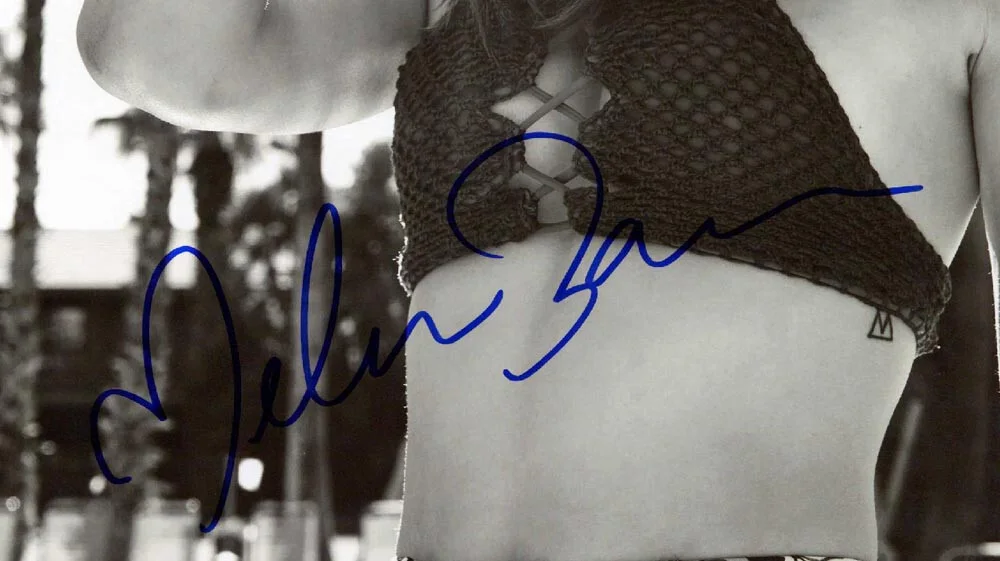 MELISSA BARRERA SIGNED AUTOGRAPHED 11x14 PHOTO SCREAM QUEEN RARE BECKETT BAS, image 2
