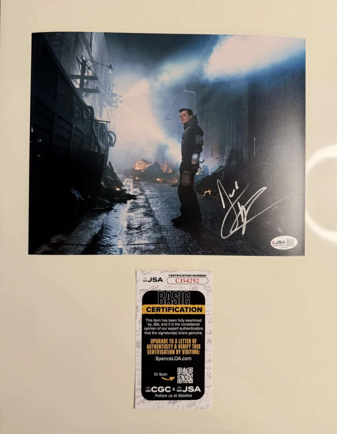 Josh Hutcherson — Josh Hutcherson Actor Autographed 8x10 Photo Hunger Games Rare JSA COA
