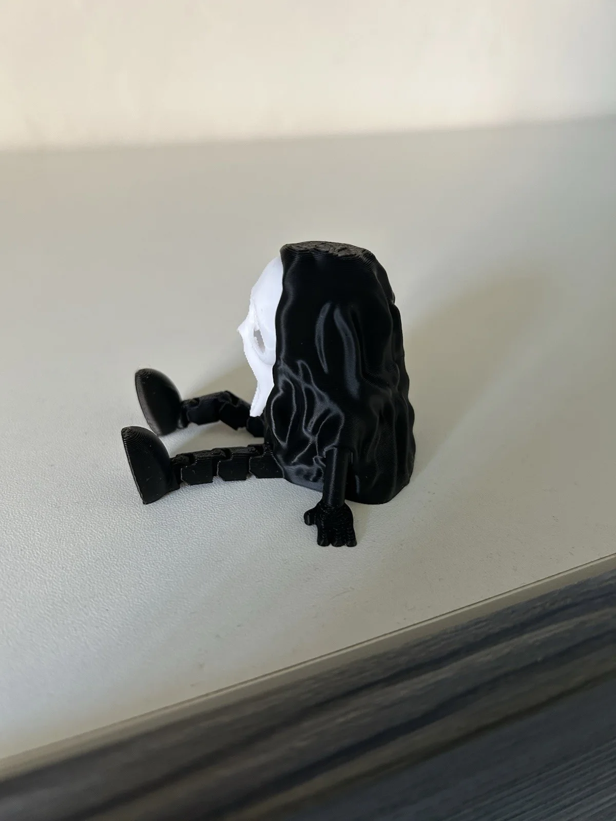 3D Printed Fun Articulated Sitting Scary Movie Scream Man Toy Display Halloween, изображение 4