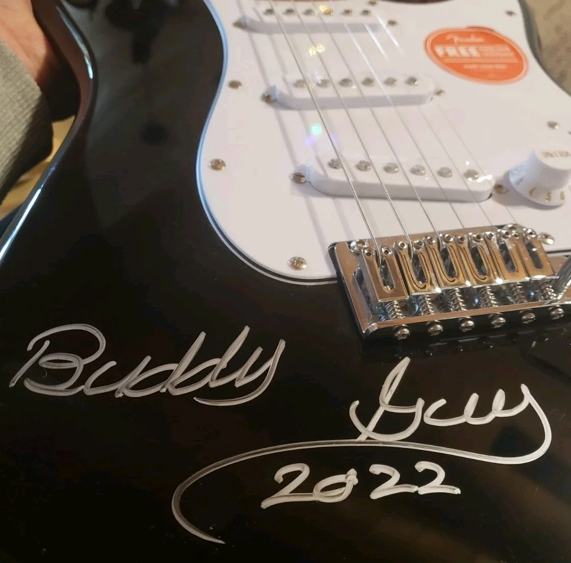 BUDDY GUY SIGNED FENDER Stratocaster GUITAR Black Auto Autograph Blues Strat New, изображение 3