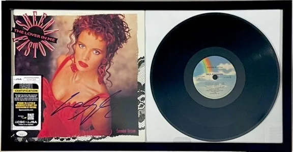 Sheena Easton — Sheena Easton Signed The Lover In Me Vinyl LP Framed Record Display Pop JSA COA, изображение 2