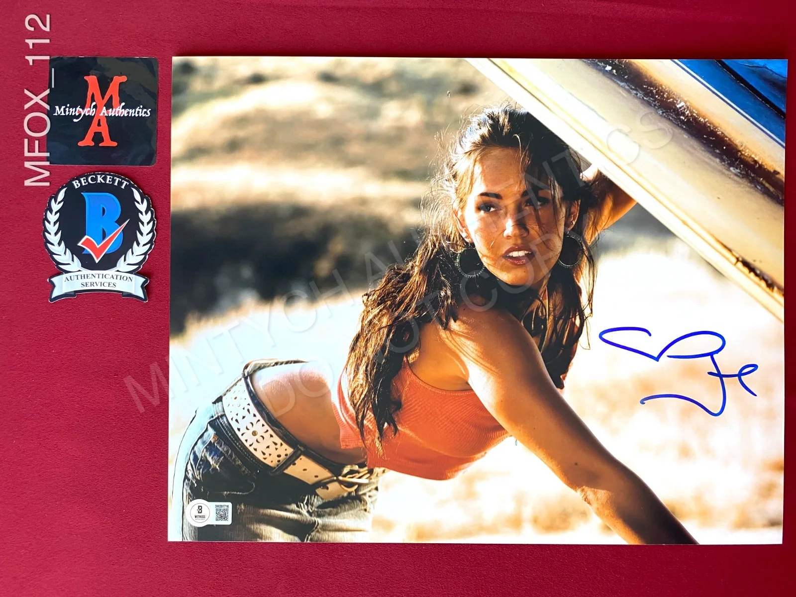 Megan Fox — Megan Fox autographed signed 11x14 photo Beckett Transformers Jennifer's Body