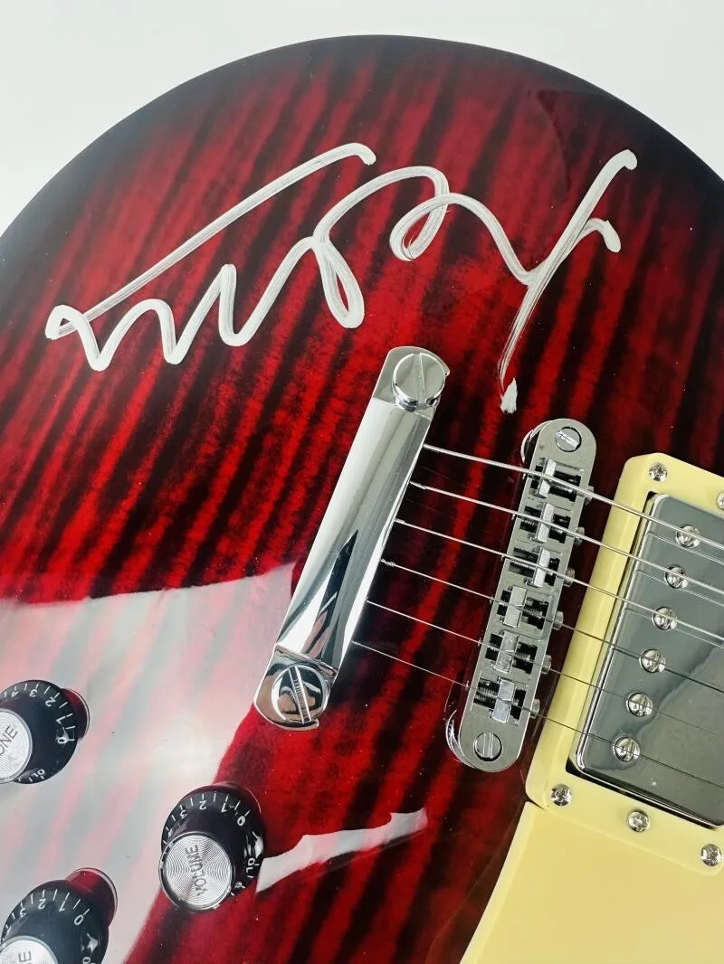MICHAEL J FOX — Michael J fox signed full size Grote guitar Back to the Future autograph BAS 376, image 2
