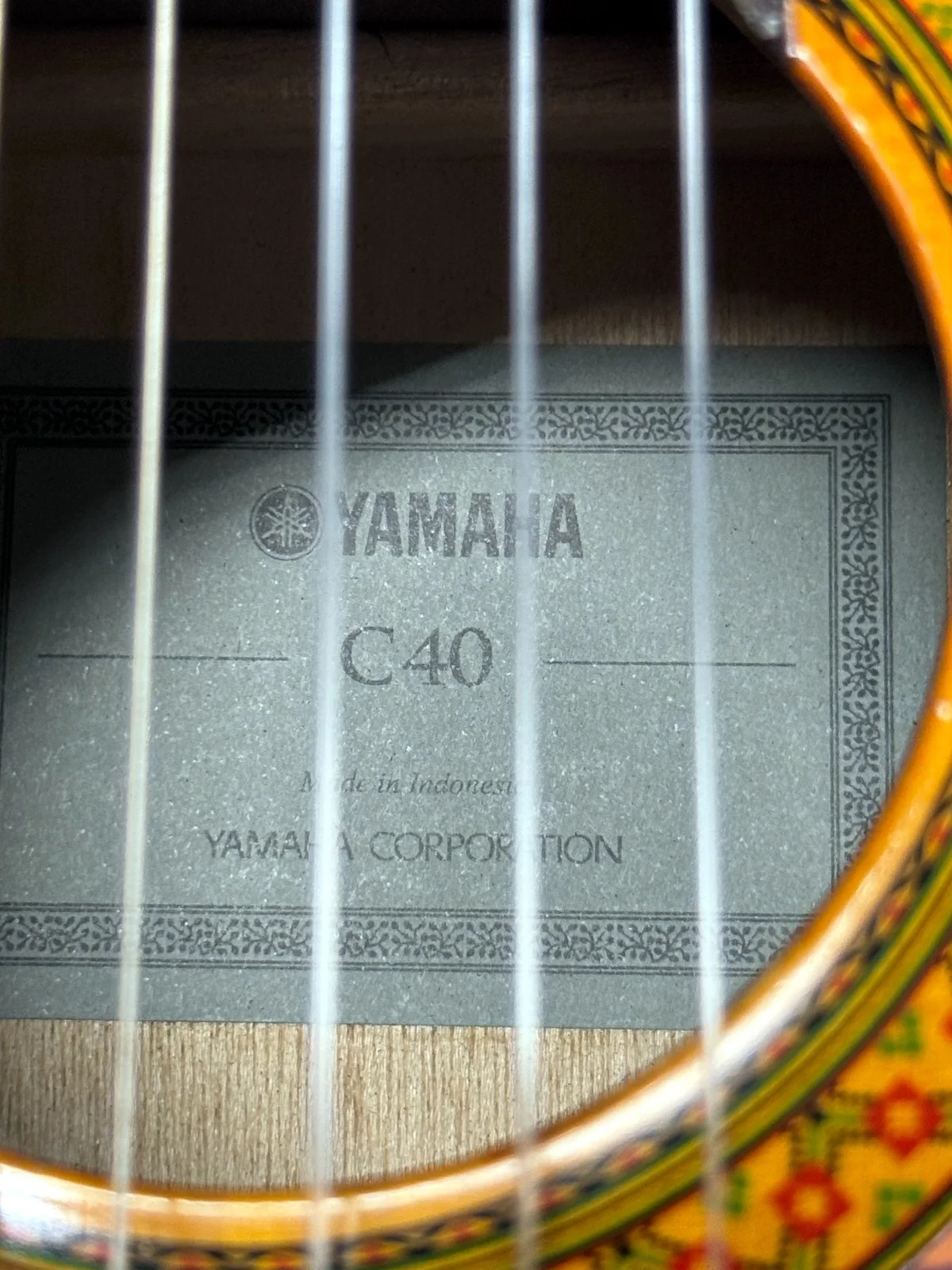 Taylor Swift Signed 2025 The Life of a Showgirl 41" YAMAHA Acoustic Guitar- JSA, изображение 5