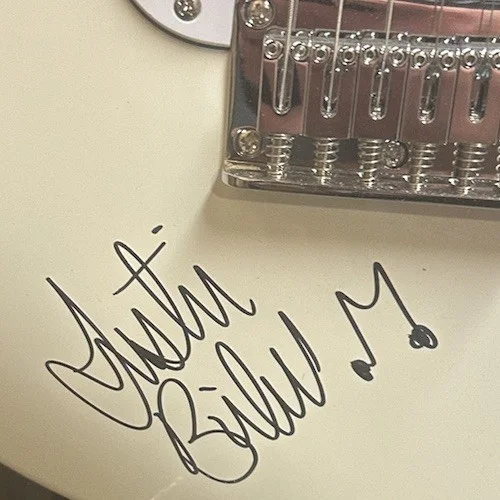 Justin Bieber — Justin Bieber Signed Guitar Justin Bieber Autographed Guitar With Sketch Rare !, изображение 2