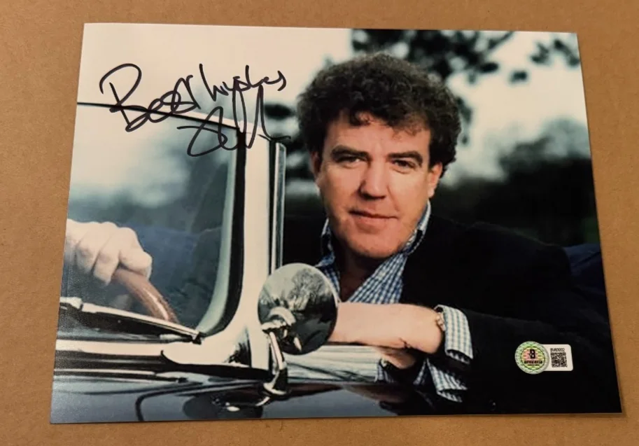 JEREMY CLARKSON — JEREMY CLARKSON SIGNED TOP GEAR 8X10 PHOTO BECKETT BAS #189