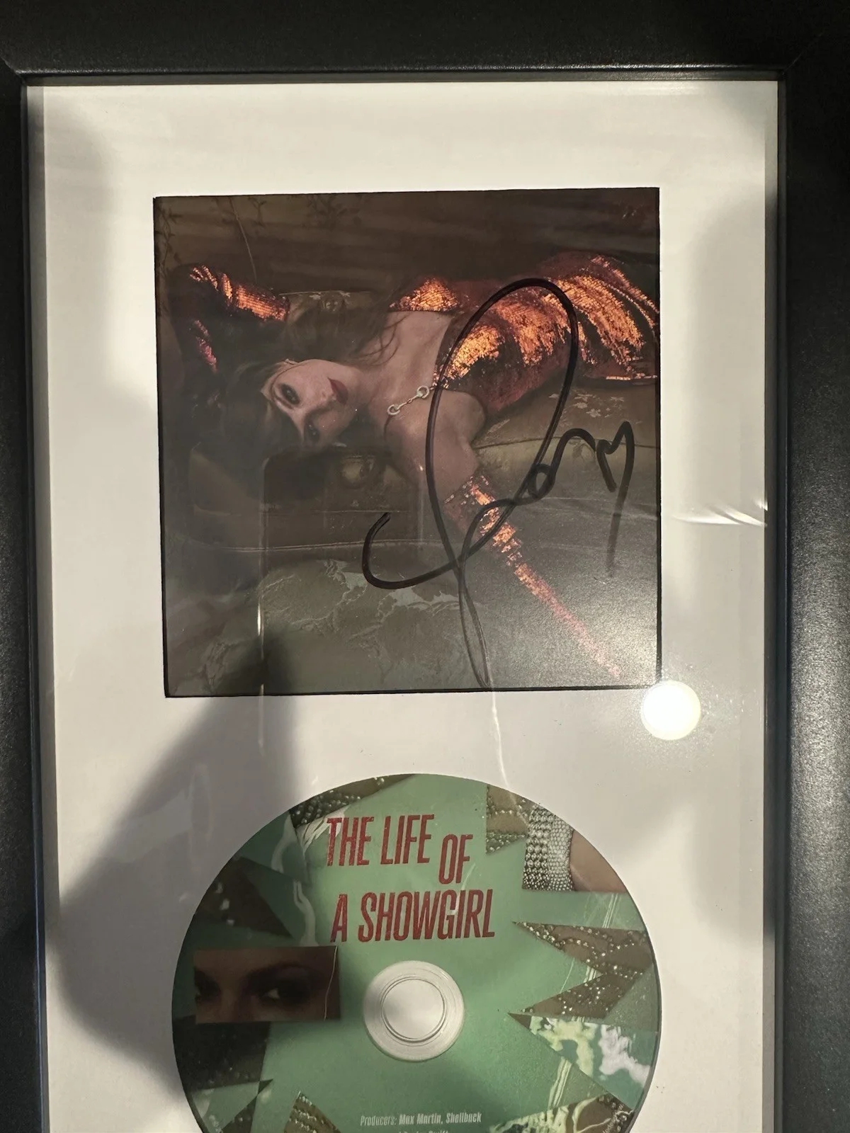 TAYLOR SWIFT "TLOAS" #2 AUTOGRAPHED FRAMED CD Insert, image 2