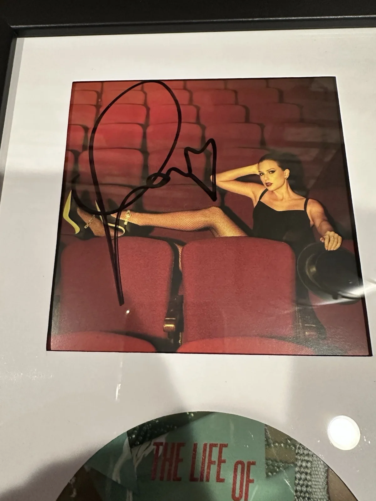 TAYLOR SWIFT "TLOAS" #4 AUTOGRAPHED FRAMED CD Insert, image 2