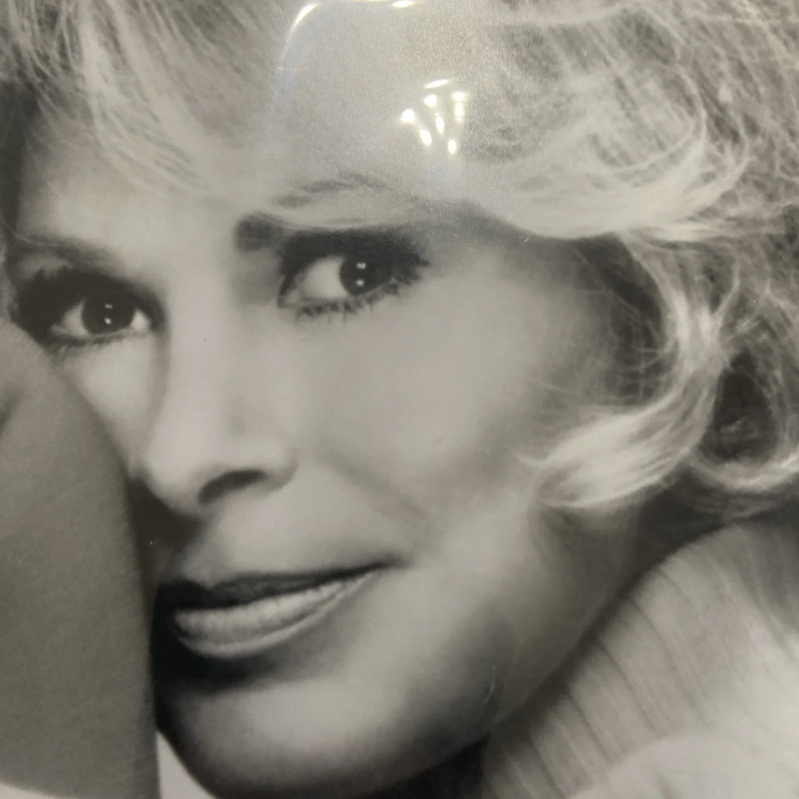 JANET LEIGH — JANET LEIGH SIGNED 8x10 B&W Photo Psycho star Love inscription crisp autograph, изображение 3