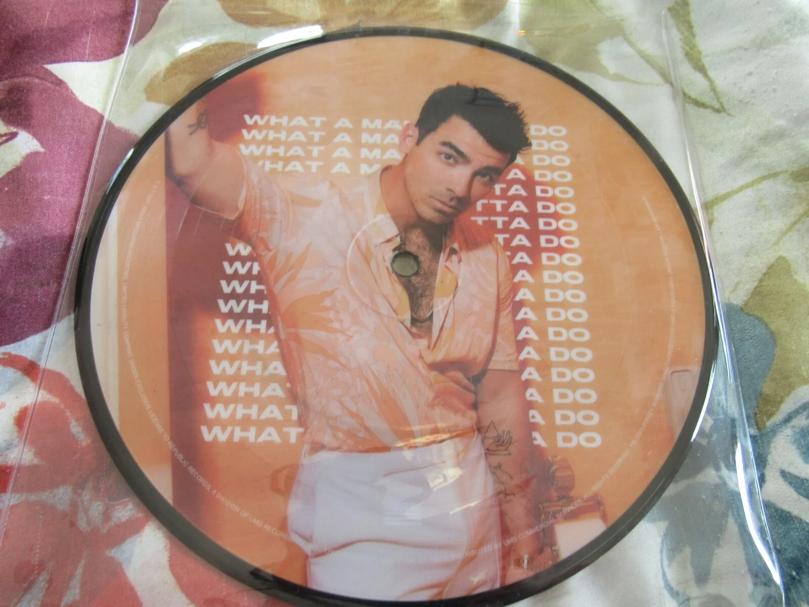 SIGNED Joe Jonas Brothers What A Man Gotta Do Picture Disc Vinyl, изображение 3
