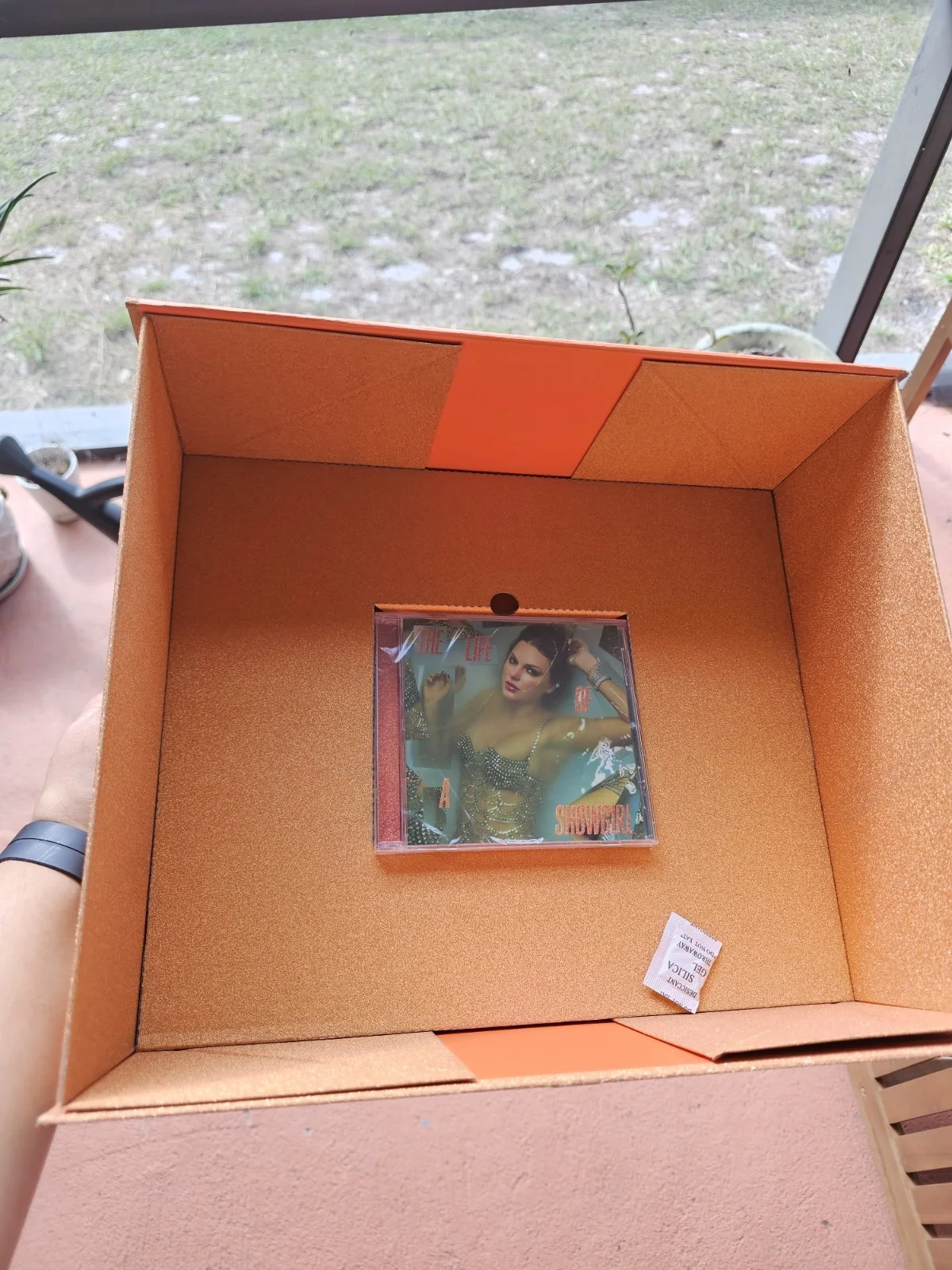 Taylor Swift The Life Of A Showgirl Cd And Sparkly Box, изображение 5