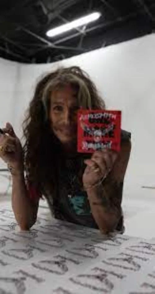 YUNGBLUD SIGNED STEVEN TYLER SPRAY PAINNTED ONE MORE TIME CD COVER PROOF, изображение 3