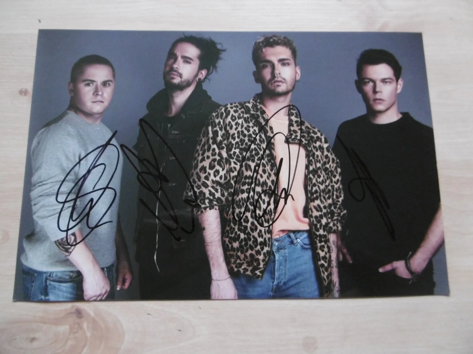 Tokio Hotel Band Bill & Tom Kaulitz signed 8x12 inch photo autographs ACOA, изображение 2