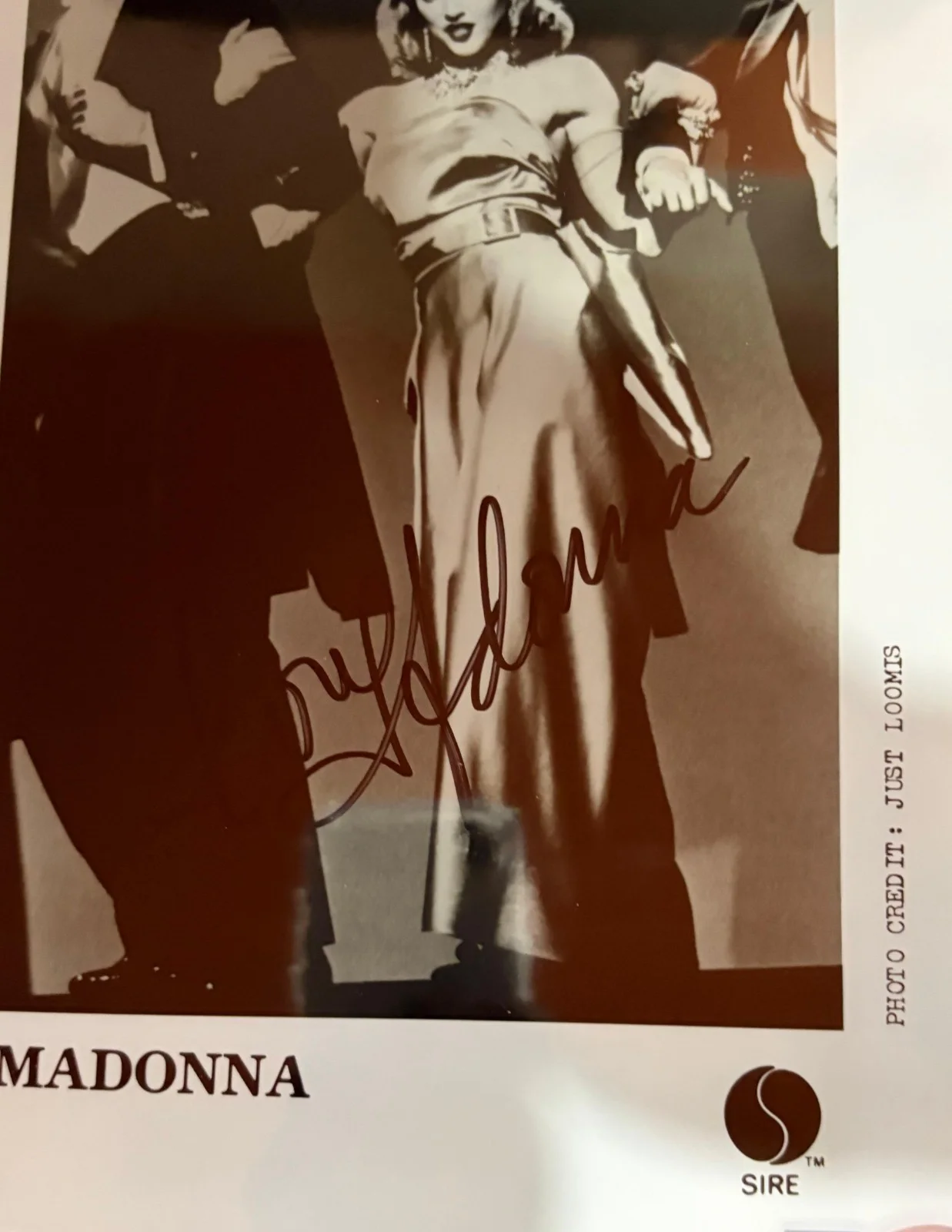 Madonna — MADONNA SIGNED AUTOGRAPHED 8X10 PHOTO PSA ENCAPSULATED VINTAGE MATERIAL GIRL C, изображение 2