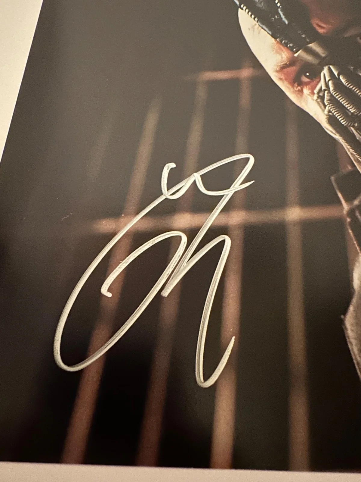 Tom Hardy — Tom Hardy Signed Autograph 11x14 Photo Dark Knight Rises Bane Beckett BAS COA, изображение 2