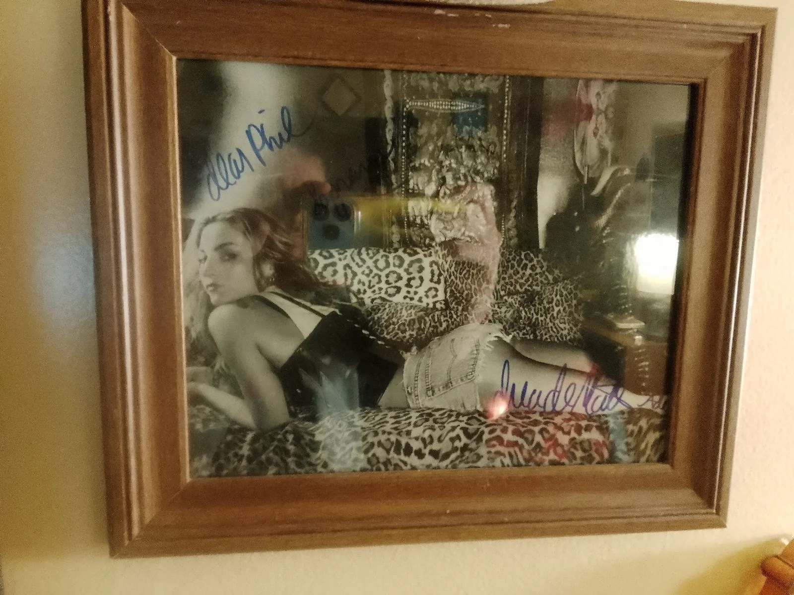Drea De Matteo — Framed Original Authentic Drea De Matteo "The Sopranos" Autographed Photo, image 5