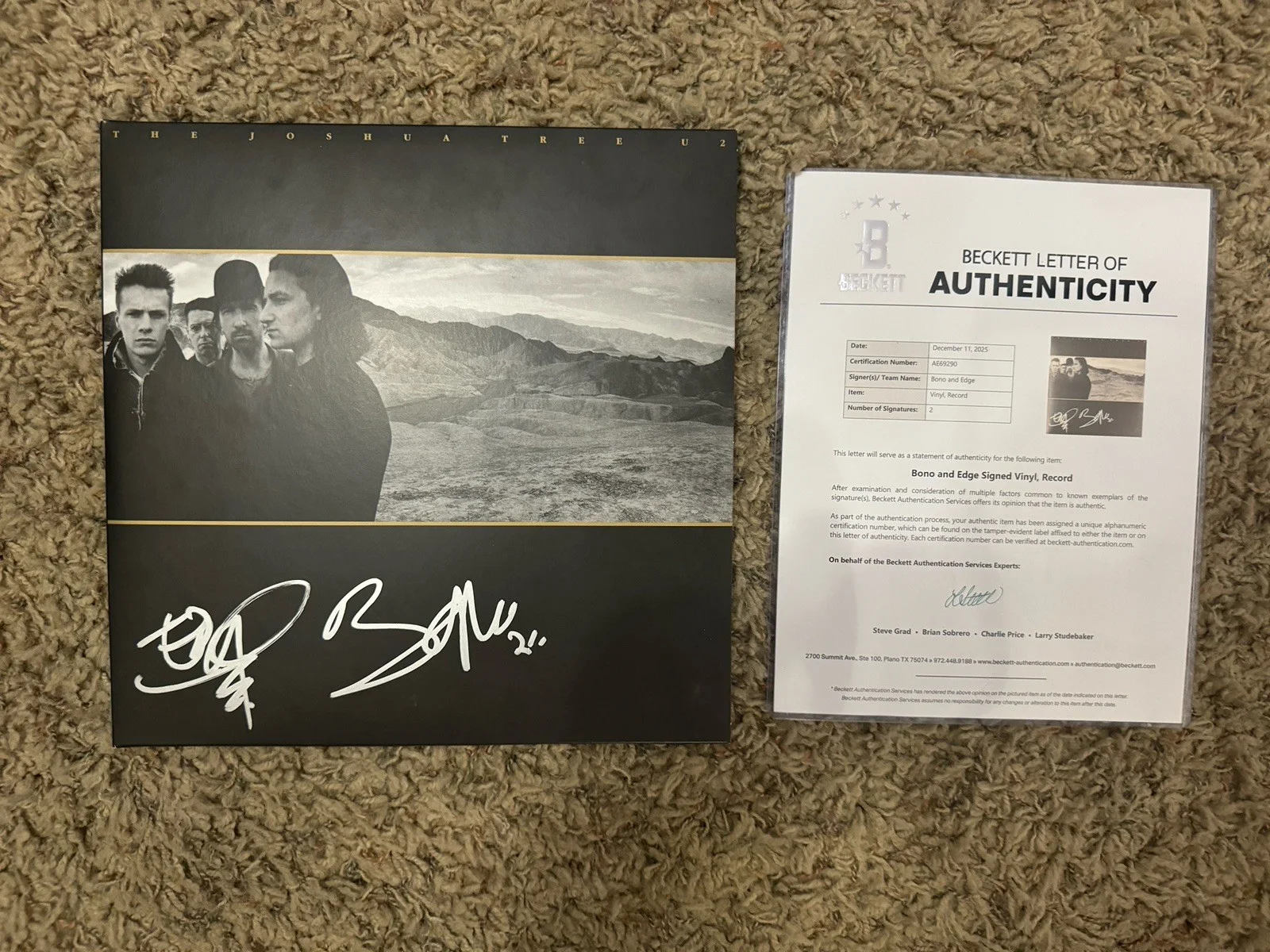 U2 BONO and The Edge signed autographed Joshua Tree Vinyl Record LP PSA/DNA LOA, image 2