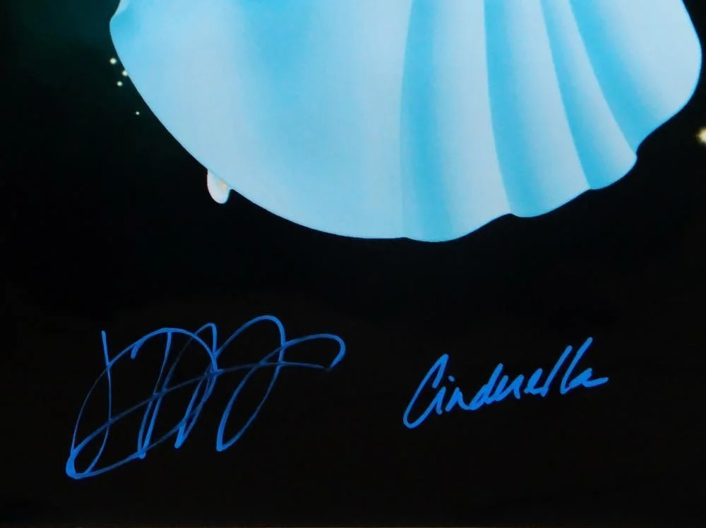 Jennifer Hale Autographed Cinderella 16x20 Photo- Beckett Authenticated *Lt Blue, изображение 2