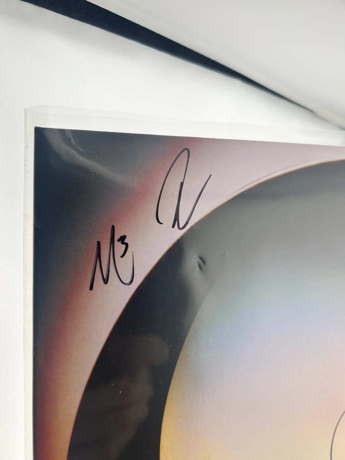 Cage The Elephant Autographed Neon Pill Vinyl - Milky Clear - SIGNED - IN HAND!, изображение 2