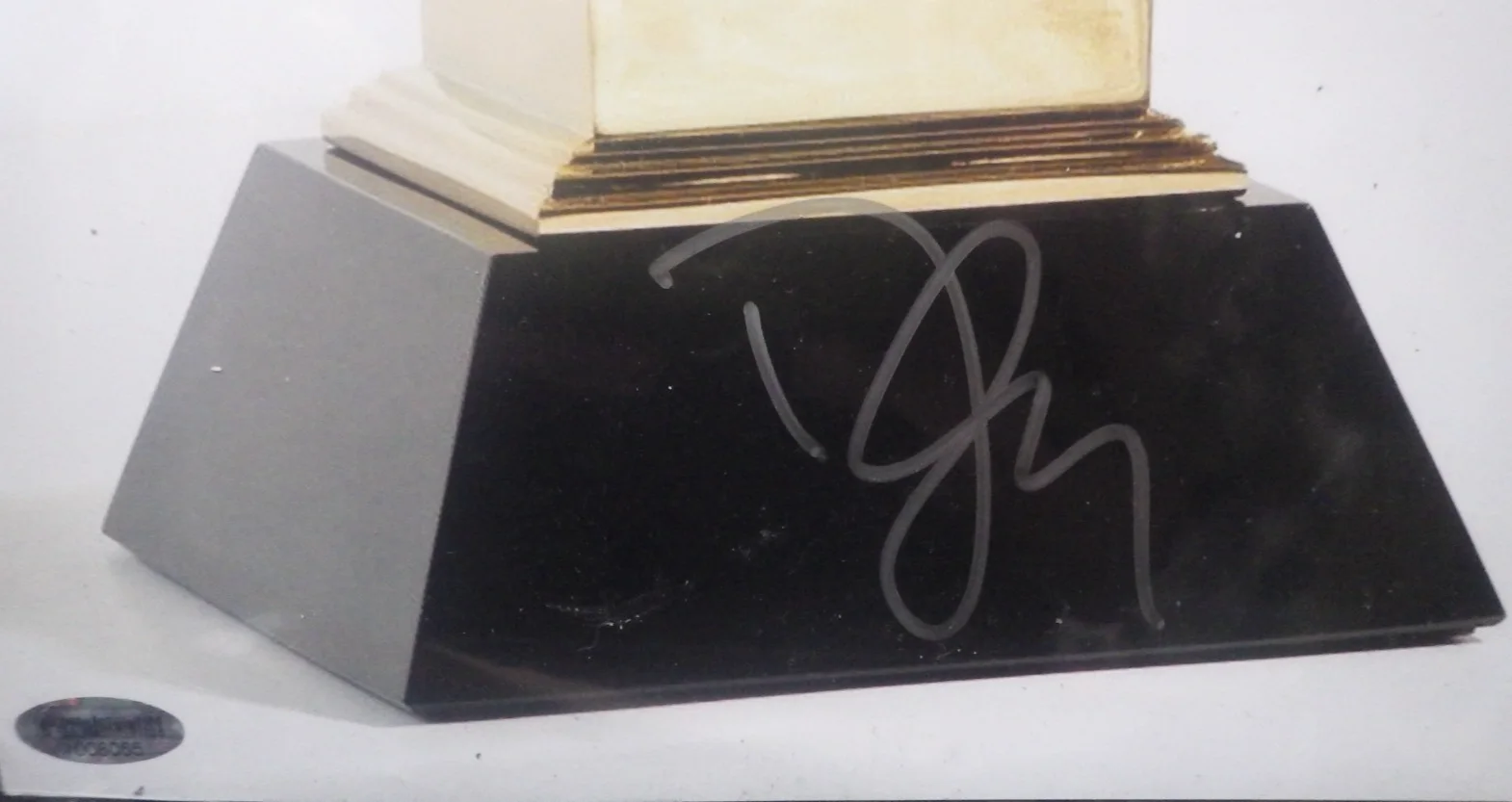 Donald Glover (Childish Gambino) Signed Autographed 8x10 Photograph COA Hologram, изображение 2