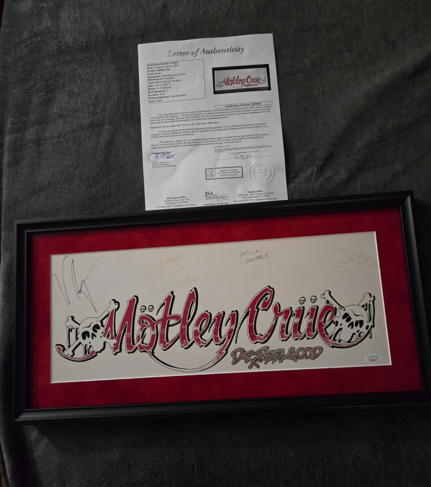 Rare signed framed matted 1990 Motley Crue Dr Feelgood record store banner JSA, изображение 3