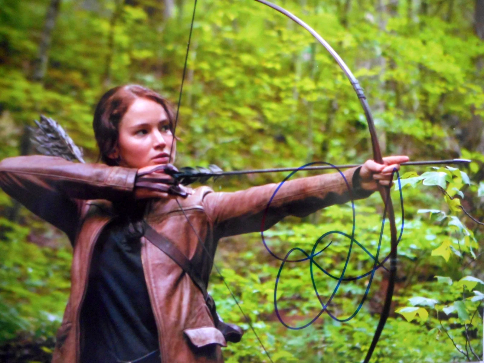 Jennifer Lawrence — Jennifer Lawrence signed THE HUNGER GAMES Mockingjay 8x10 Photo W/COA & Holo