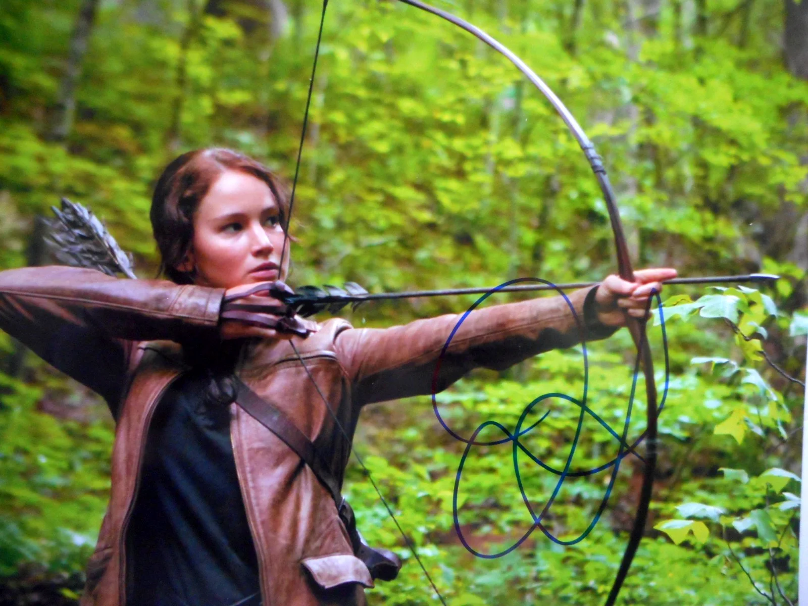 Jennifer Lawrence — Jennifer Lawrence signed THE HUNGER GAMES Mockingjay 8x10 Photo W/COA & Holo, изображение 2