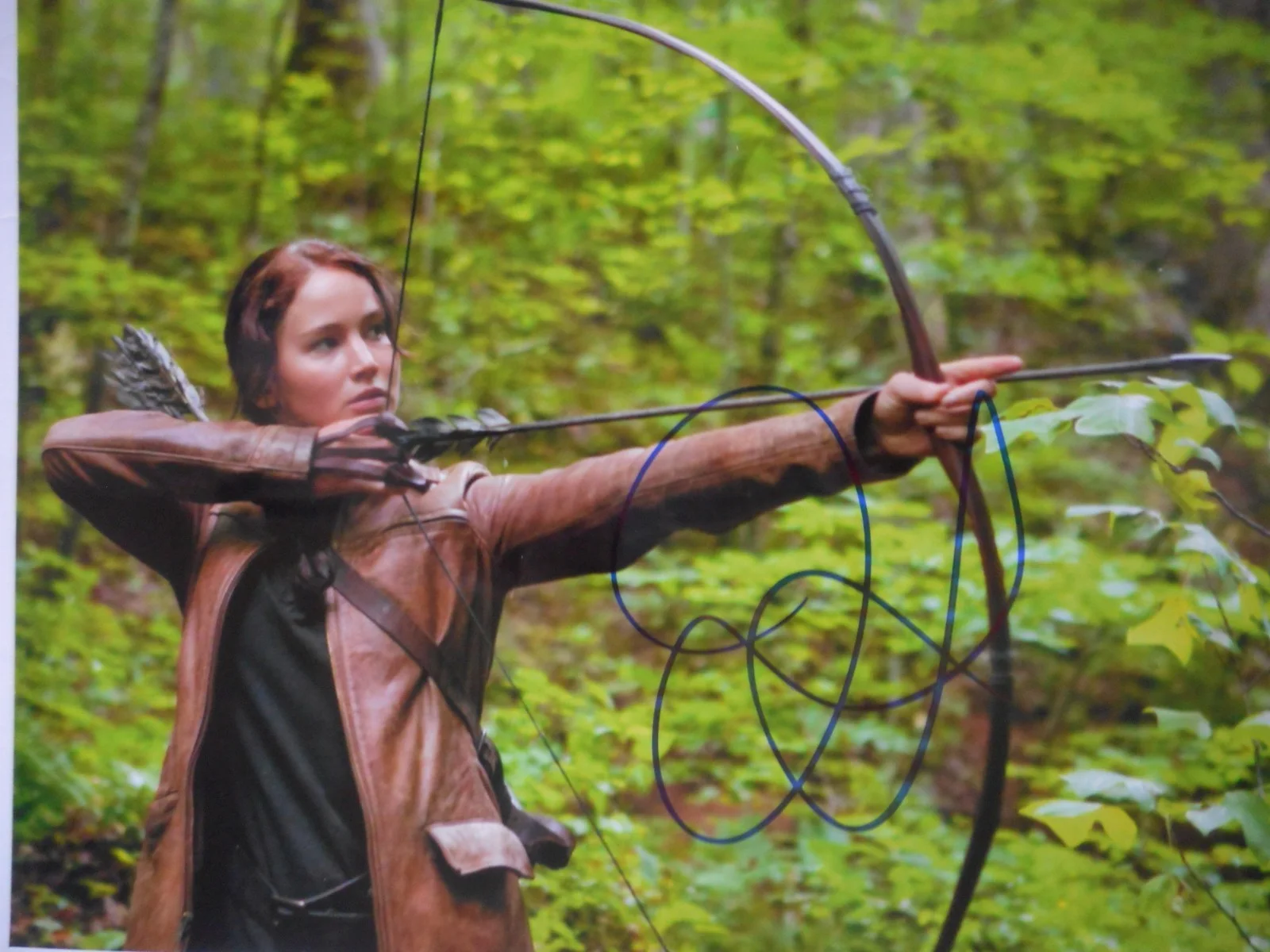 Jennifer Lawrence — Jennifer Lawrence signed THE HUNGER GAMES Mockingjay 8x10 Photo W/COA & Holo, изображение 3