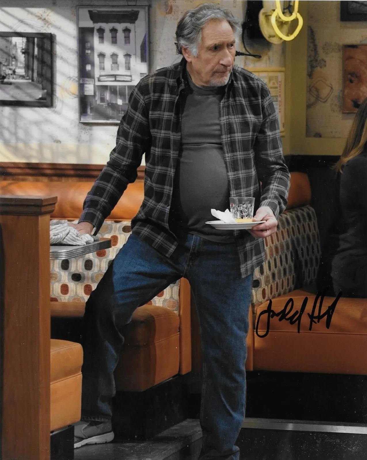 Judd Hirsch — Signed Judd Hirsch Superior Donuts Autographed 8x10 Photo #1 Original