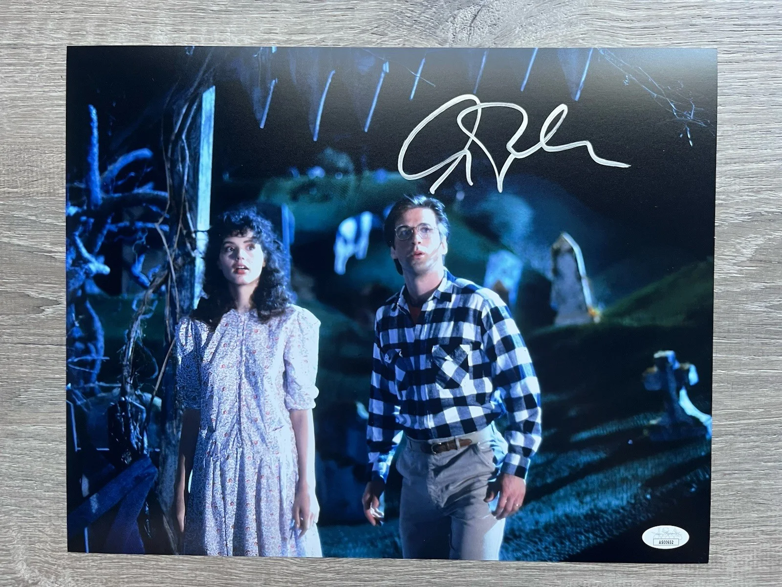 Alec Baldwin — Alec Baldwin Signed Beetlejuice 11x14 Photo JSA COA Adam Maitland Horror, изображение 2