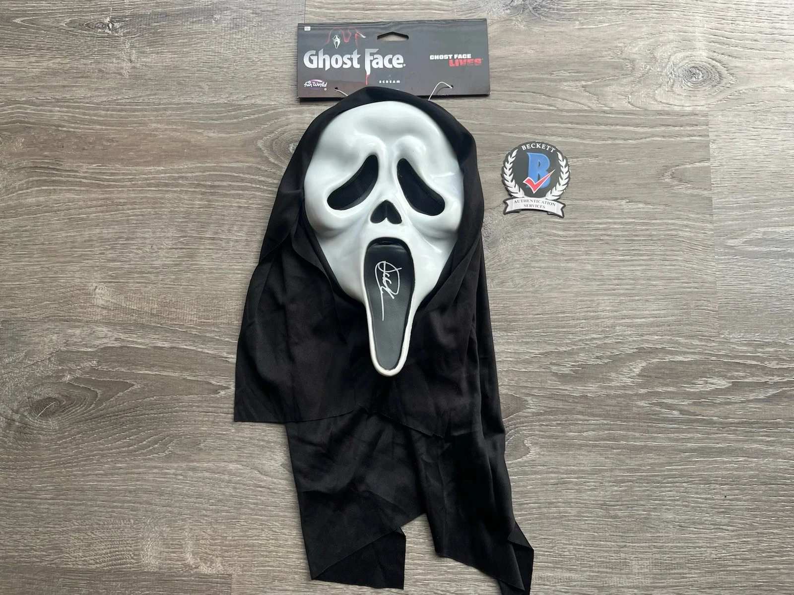 Jack Quaid — Jack Quaid Signed Ghostface Mask Beckett COA Scream Fun World Richie Kirsch