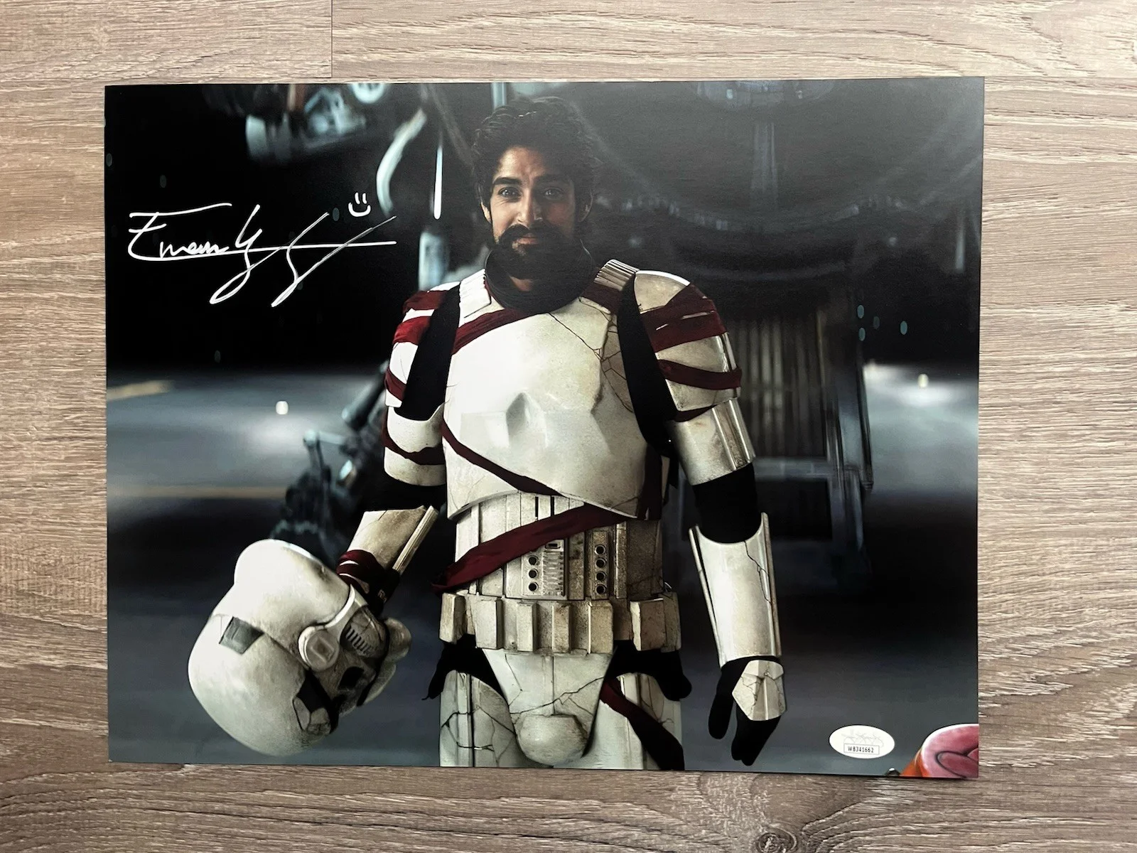 Eman Esfandi — Eman Esfandi Signed Ezra Bridger 11x14 Photo JSA COA AHSOKA Star Wars, изображение 2