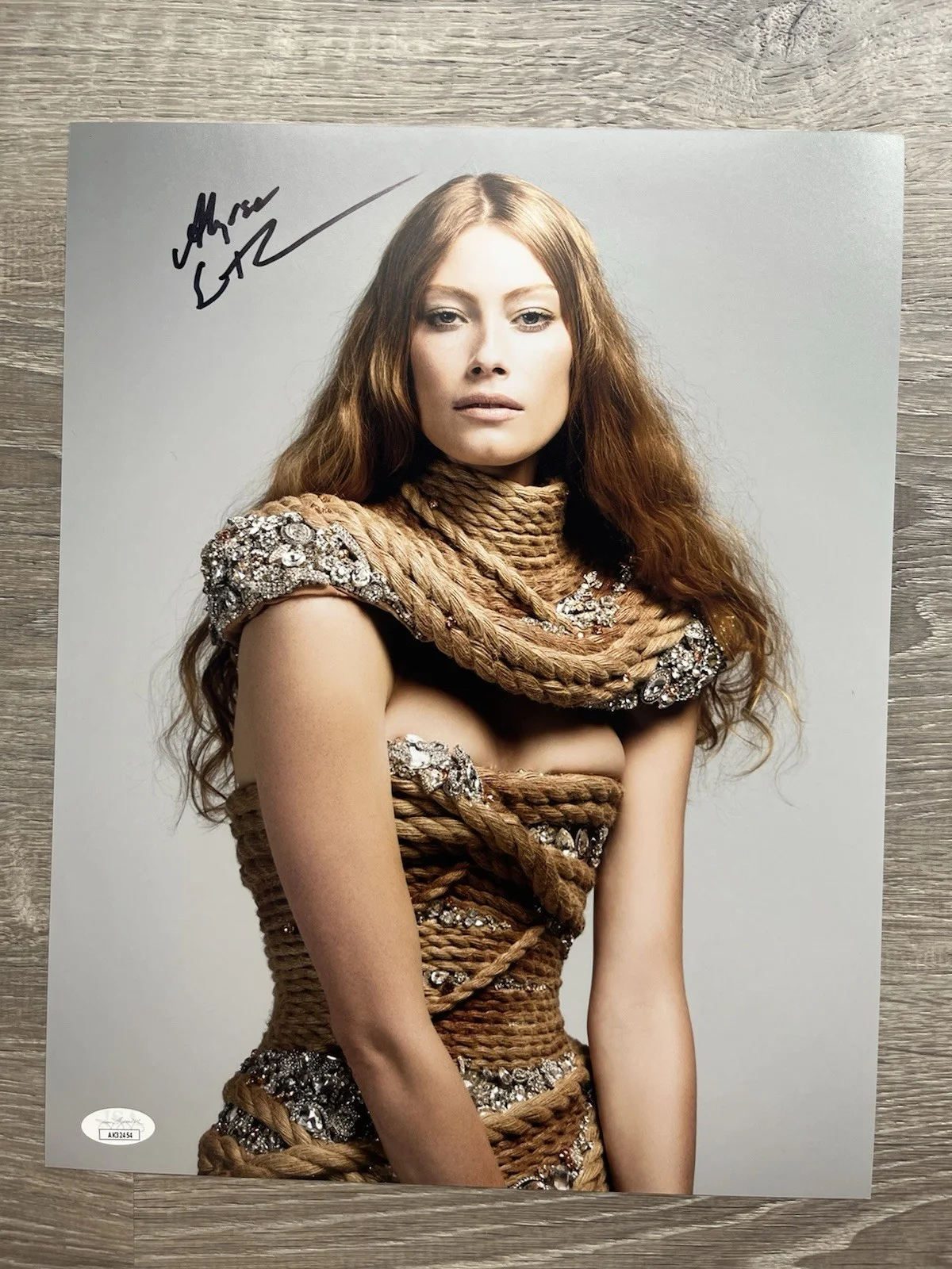 Alyssa Sutherland — Alyssa Sutherland Signed 11x14 Photo JSA COA Evil Dead Rise Vikings Aslaug, image 2
