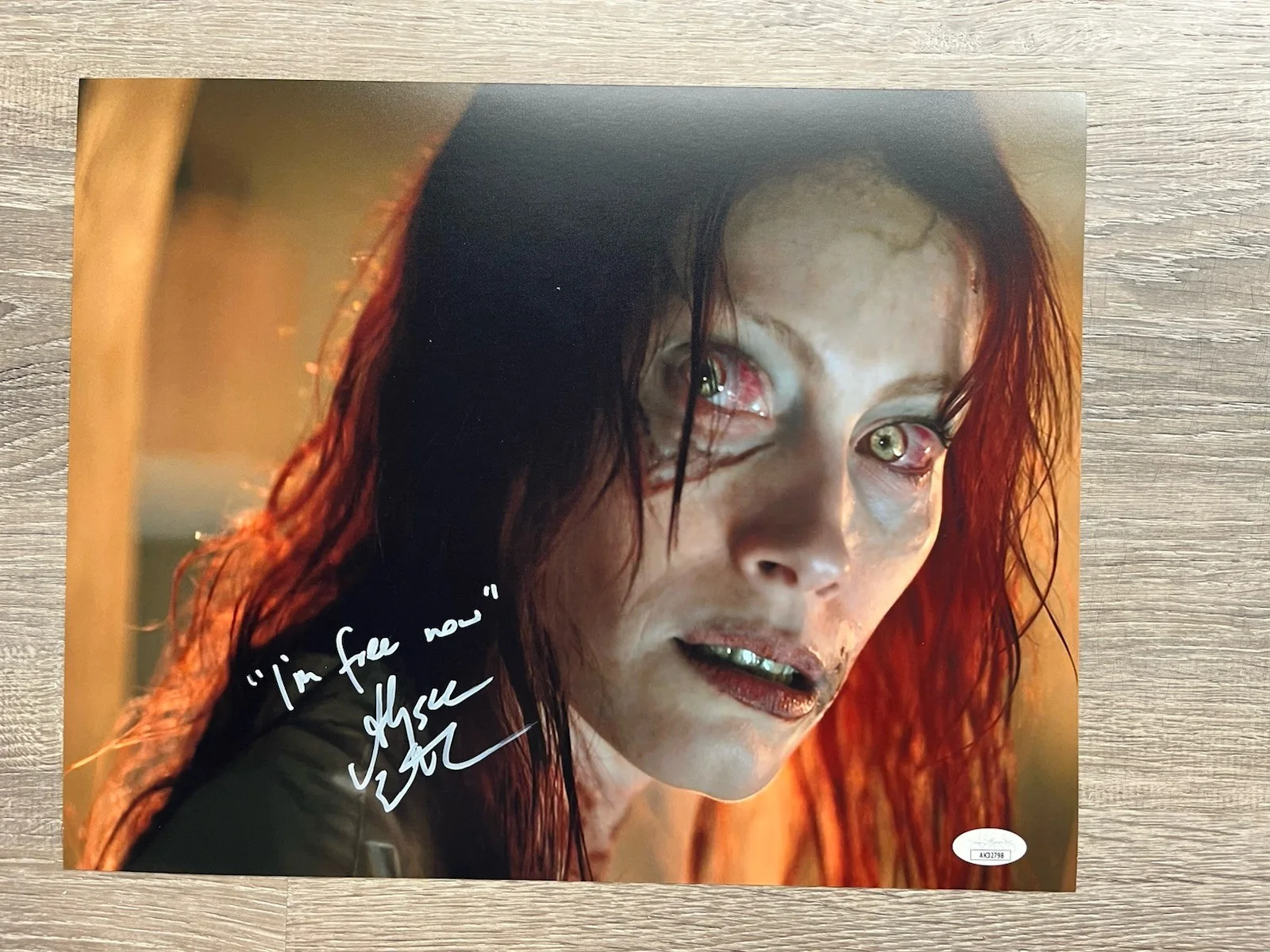 Alyssa Sutherland — Alyssa Sutherland Signed Evil Dead Rise 11x14 Photo JSA COA INSCRIBED Horror, изображение 2