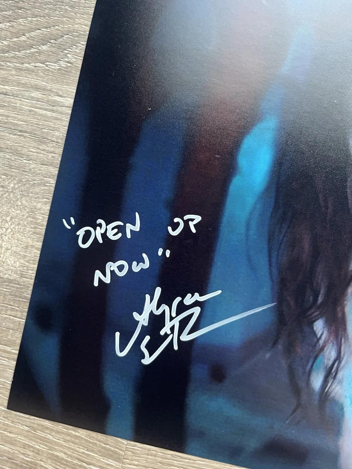 Alyssa Sutherland — Alyssa Sutherland Signed Evil Dead Rise 11x14 Photo JSA COA INSCRIBED Horror, image 4