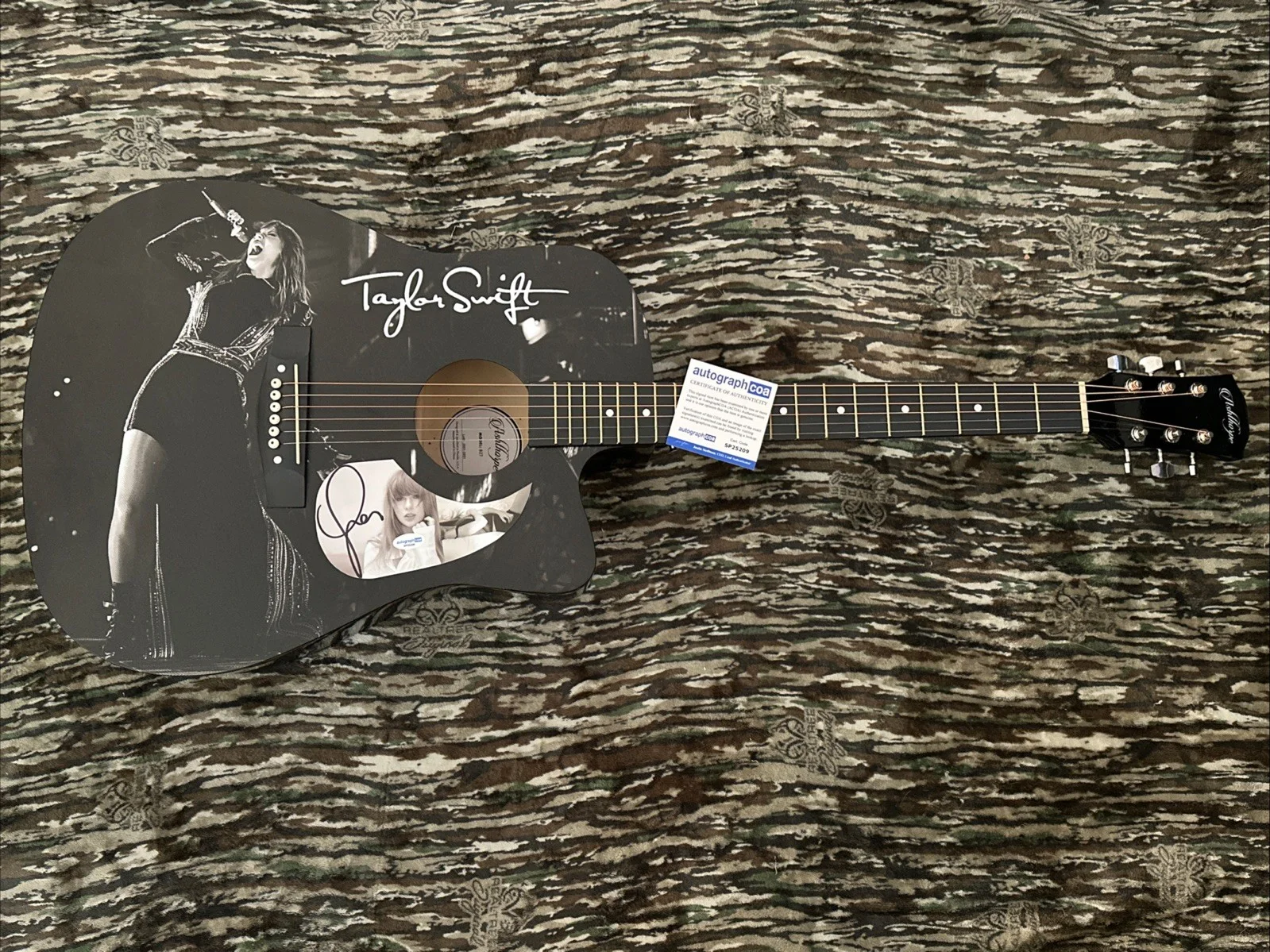 🎄🚨Rare TAYLOR SWIFT Signed CUSTOM FULL SIZE Acoustic Guitar Country ACOA🚨🎁🎅, image 4