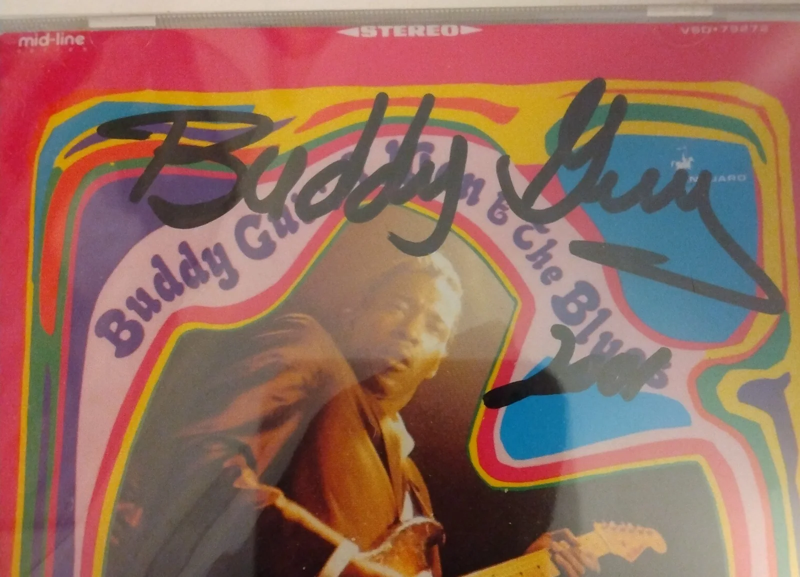 buddy guy - a man and the blues - signed - autographed - compact disc, image 2