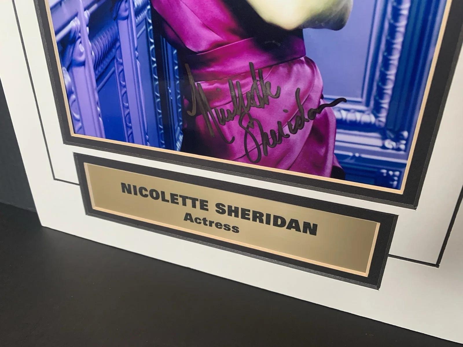 Nicolette Sheridan — Signed Photograph Of Actress Nicolette Sheridan With Certificate Of Authenticity, image 2