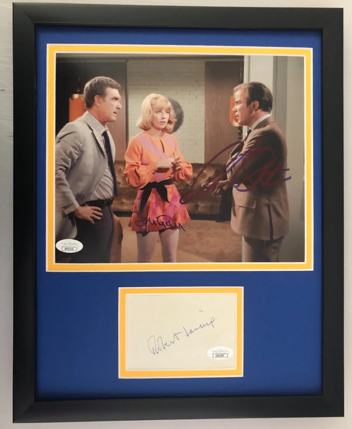 WILLIAM SHATNER, ROBERT LANSING, TERI GARR — SHATNER, ROBERT LANSING, TERI GARR SIGNED PHOTO DISPLAY "STAR TREK " JSA COA, image 2