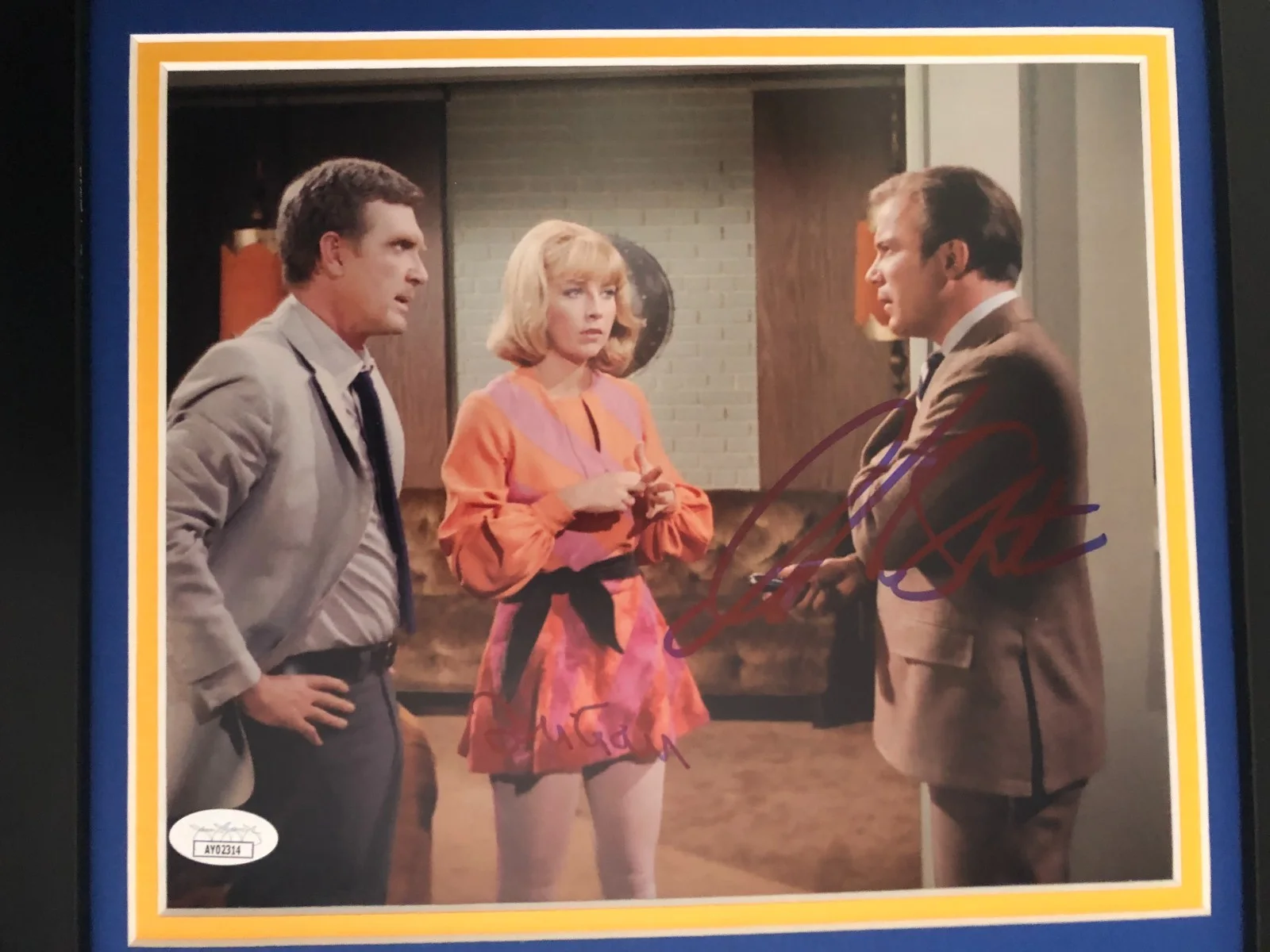 WILLIAM SHATNER, ROBERT LANSING, TERI GARR — SHATNER, ROBERT LANSING, TERI GARR SIGNED PHOTO DISPLAY "STAR TREK " JSA COA, image 5