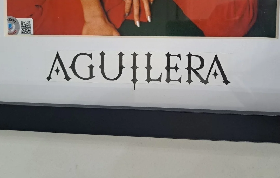 *CHRISTINA AGUILERA* Signed Rare 8x10 Photo Custom Framed/Matted Beckett BAS New, изображение 4