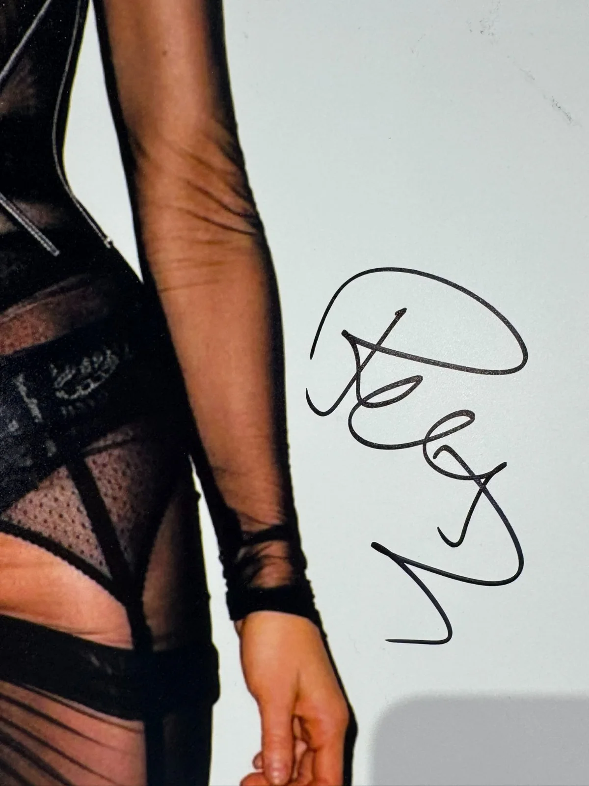 REBECCA FERGUSON SIGNED 16X20 PHOTO AUTO BECKETT BAS COA, изображение 2