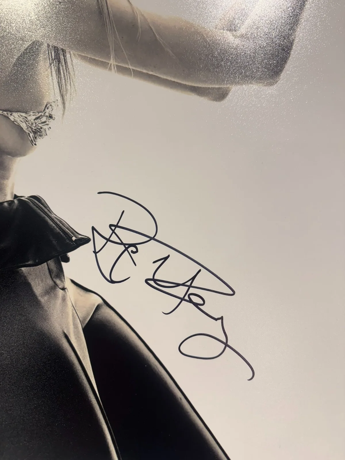 REBECCA FERGUSON SIGNED 16X20 PHOTO AUTO BECKETT BAS COA, изображение 2