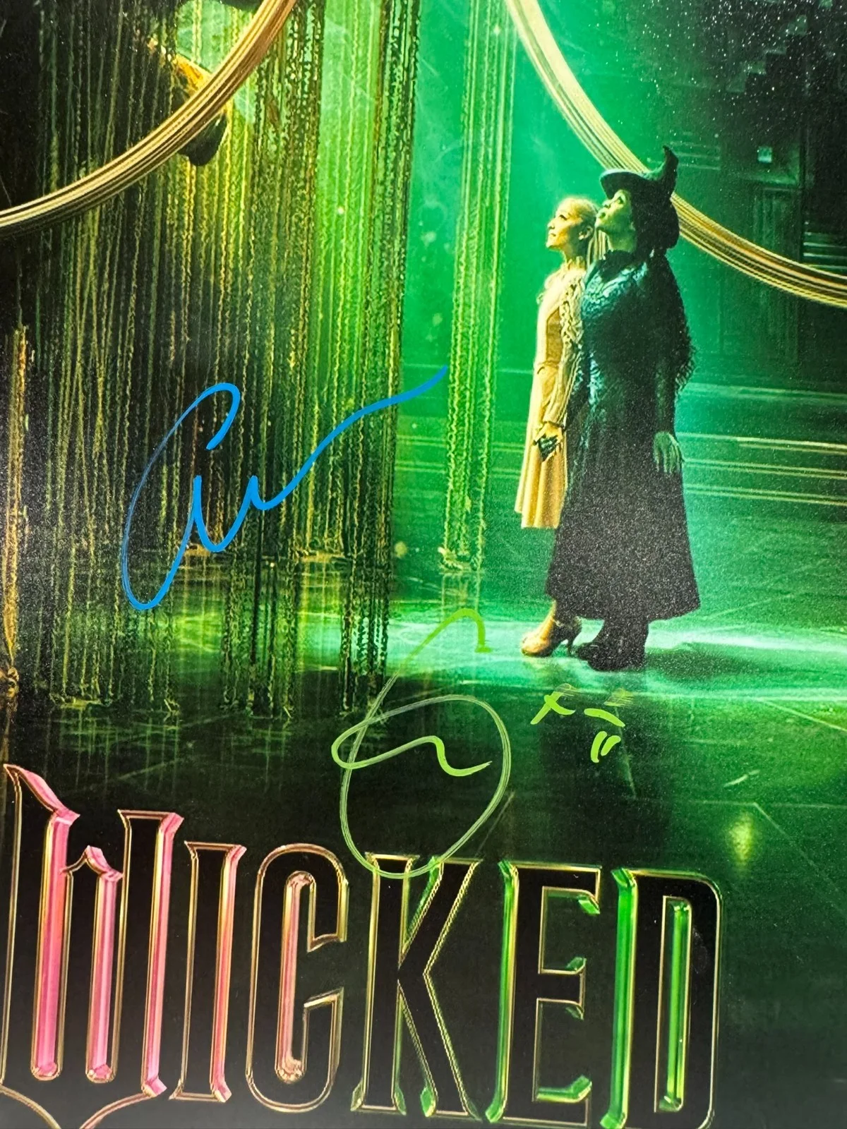 ARIANA GRANDE CYNTHIA ERIVO DUAL SIGNED 11X17 PHOTO WICKED AUTO BECKETT BAS COA, изображение 2